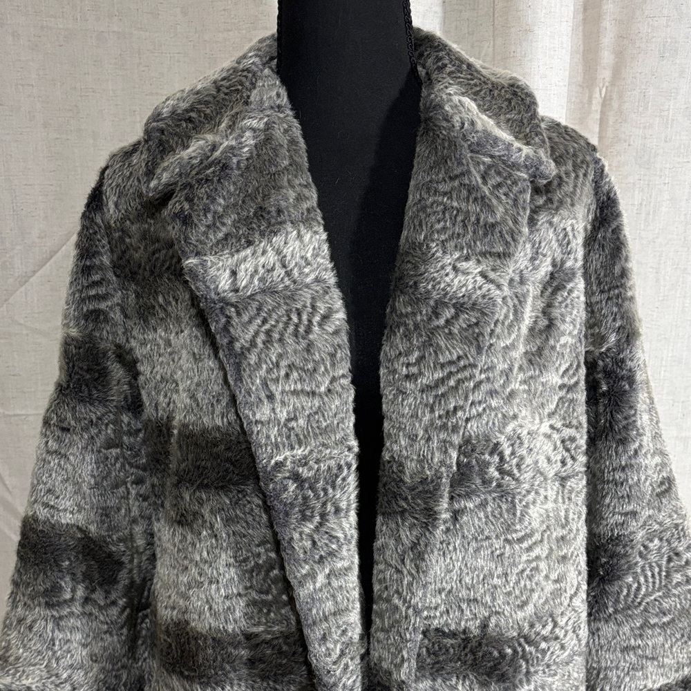 Vintage 60s Women's Gray Faux Fur Coat